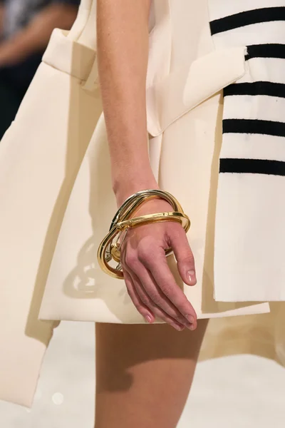 Look 9